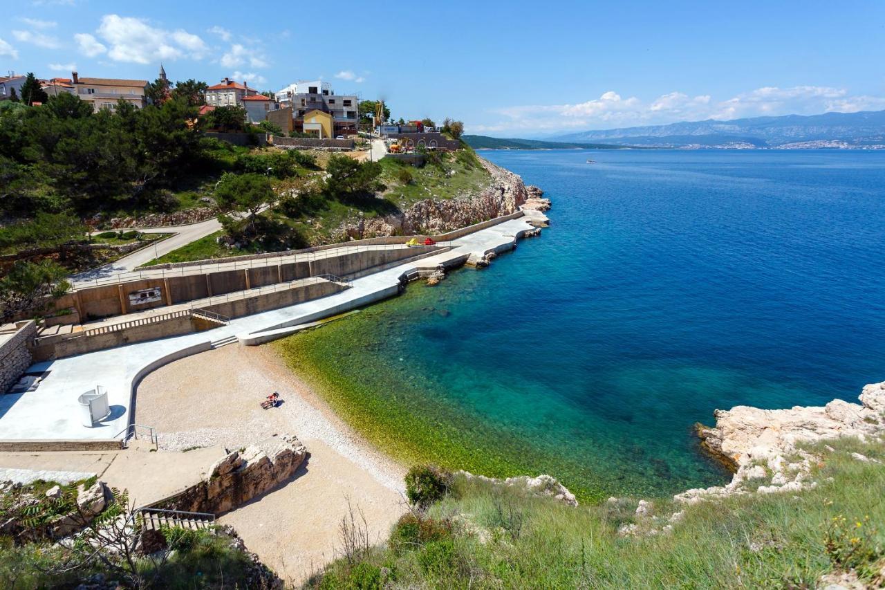 Apartments With A Parking Space Vrbnik, Krk - 429 Exterior photo