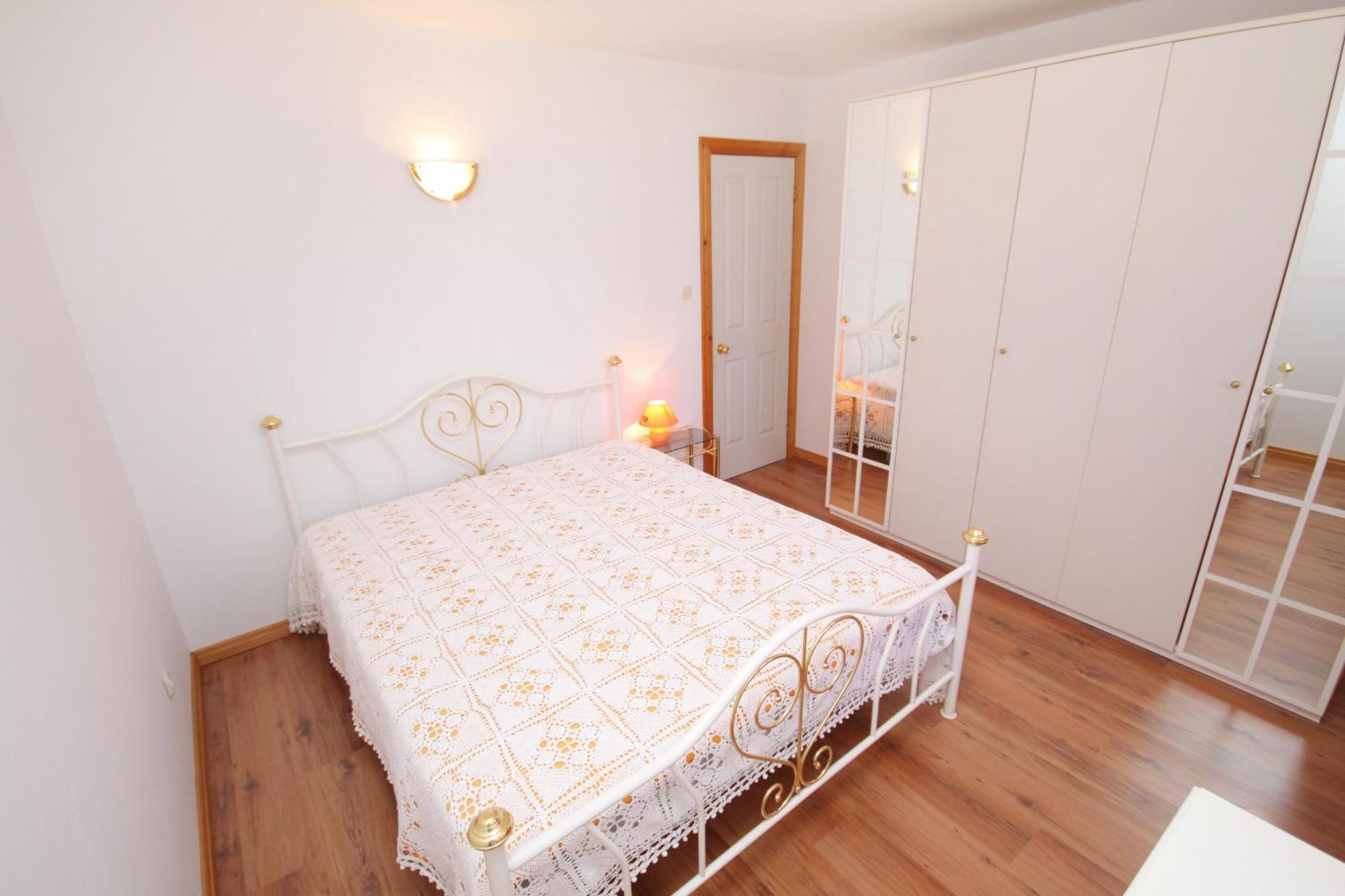 Apartments With A Parking Space Vrbnik, Krk - 429 Room photo